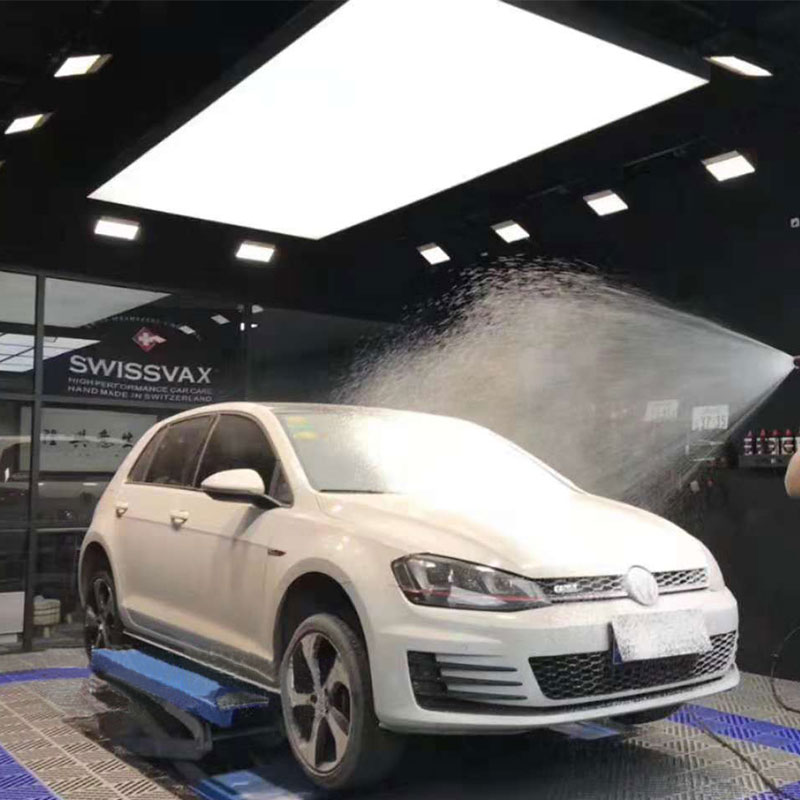 Why is LED light beneficial for highlighting specific car features in showrooms? 7 led light for gargae