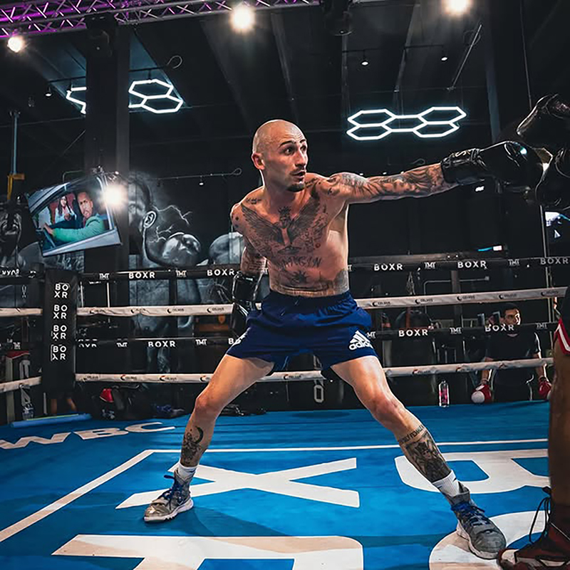 How to create a high-energy vibe for boxing? 8 hexagon LED lights boxing train