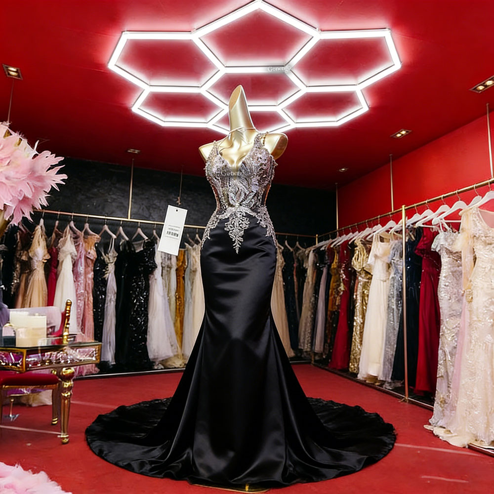 What are the best lights for boutique retail ceilings? 7 honeycomb-lights-for-cloth-shop